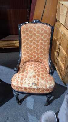 NURSING CHAIR