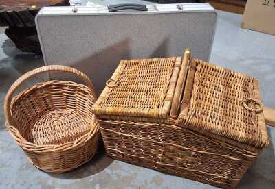 PICNIC LOT