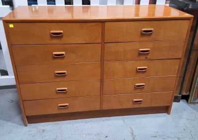 CHEST OF DRAWERS