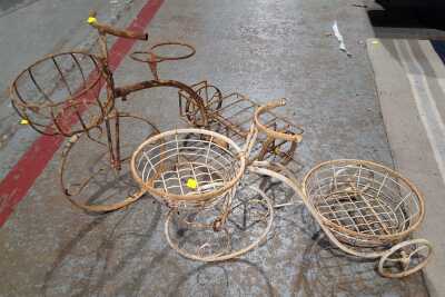 TRICYCLE PLANTERS