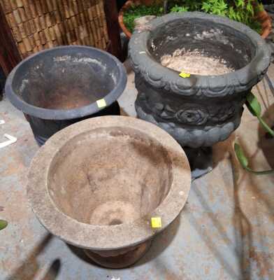 GARDEN URNS