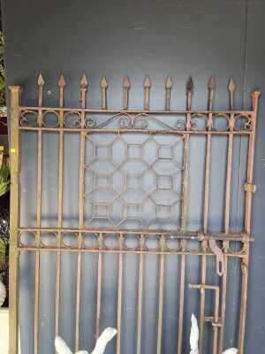 GARDEN GATE