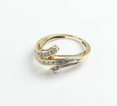 DIAMOND RING