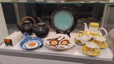 MID CENTURY POTTERY