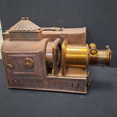MAGIC LANTERN PROJECTOR