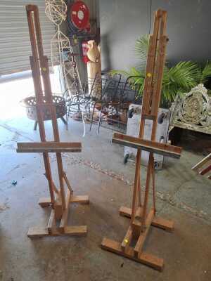 ARTIST EASELS