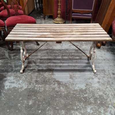GARDEN TABLE