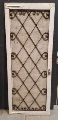 SCREEN DOOR