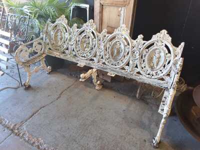 GARDEN BENCH