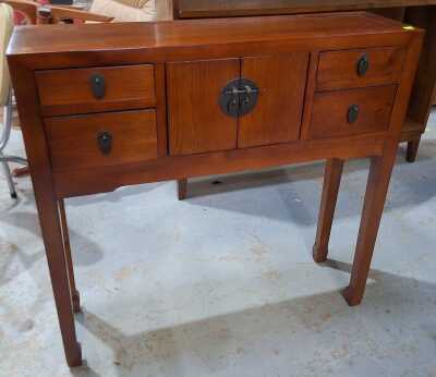 HALL CONSOLE