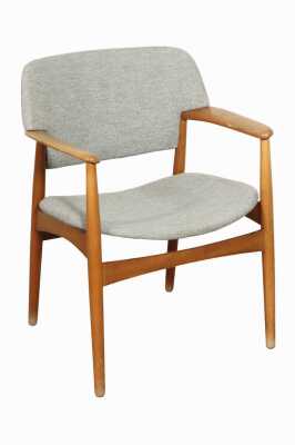 MODEL 4205 ARMCHAIR