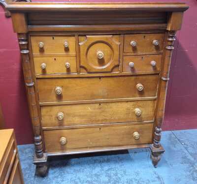 CHEST OF DRAWERS