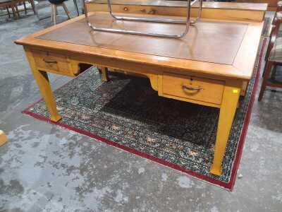 DESK