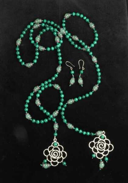 GEMSTONE NECKLACE