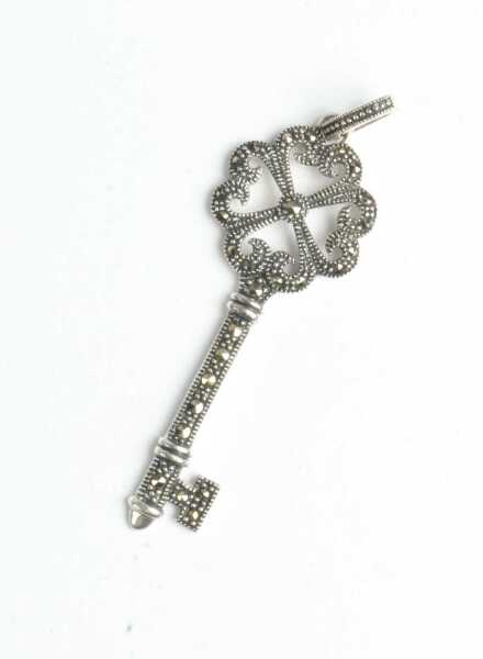 SILVER PENDANT