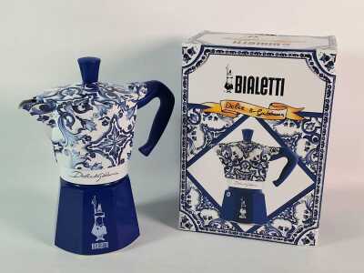 COFFEE POT