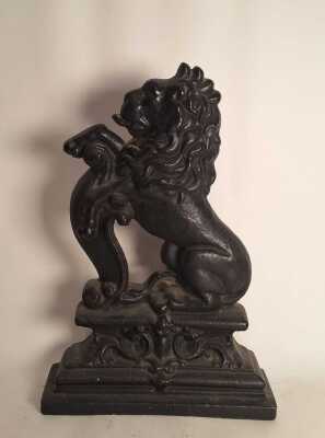 LION DOORSTOP
