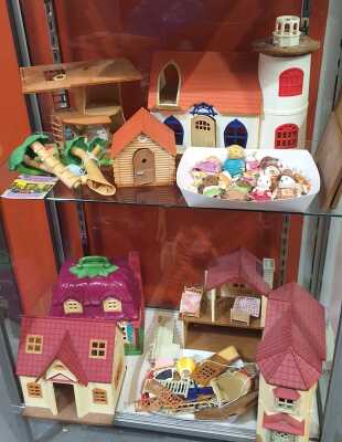 SYLVANIAN FAMILIES & LIL' WOODZEEZ