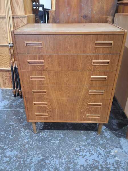 CHEST OF DRAWERS