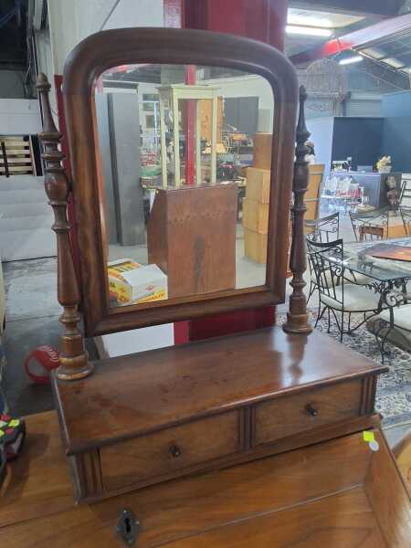 VANITY MIRROR