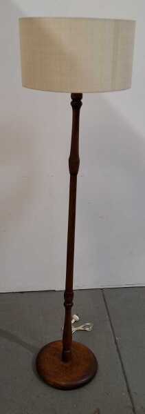 STANDARD LAMP