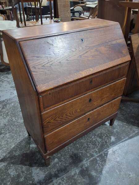 SECRETAIRE