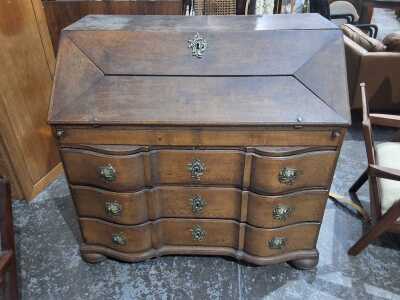 SECRETAIRE