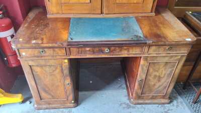 DESK