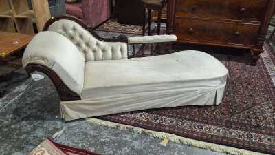 CHAISE LOUNGE