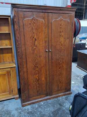 RED PINE WARDROBE