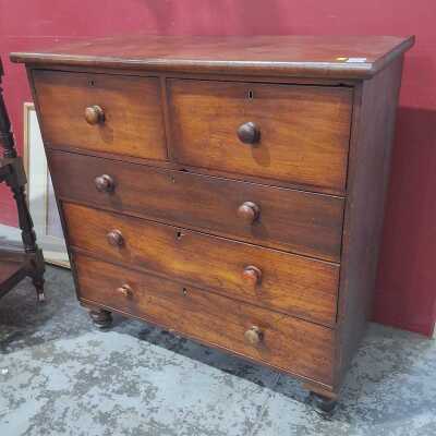 CHEST OF DRAWERS