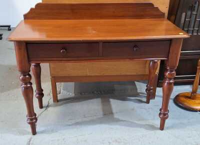 HALL CONSOLE