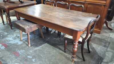 FARMHOUSE TABLE