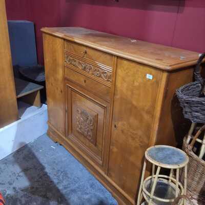 SIDEBOARD