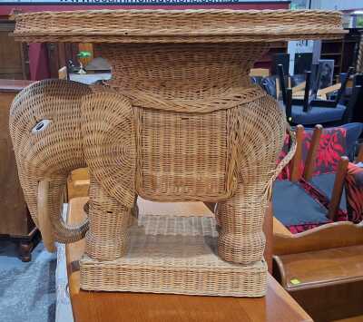 ELEPHANT TRAY TABLE