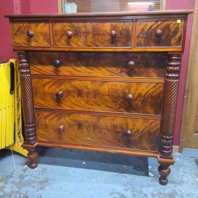 CHEST OF DRAWERS