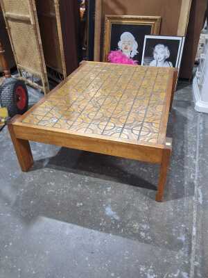 COFFEE TABLE