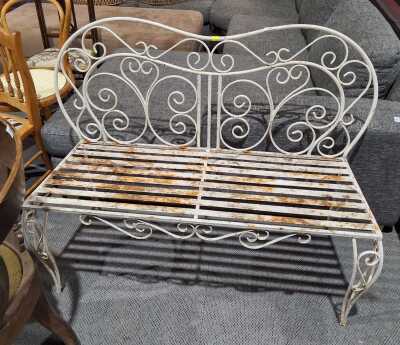 GARDEN BENCH