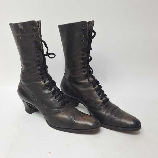 LADIES BOOTS