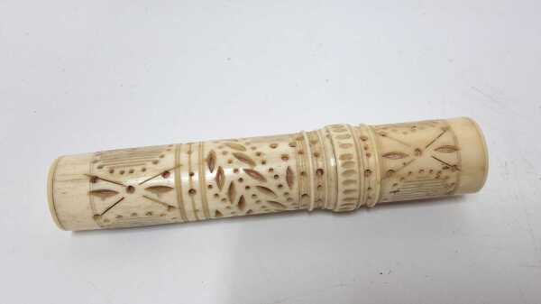 NEEDLE CASE
