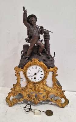 MANTEL CLOCK