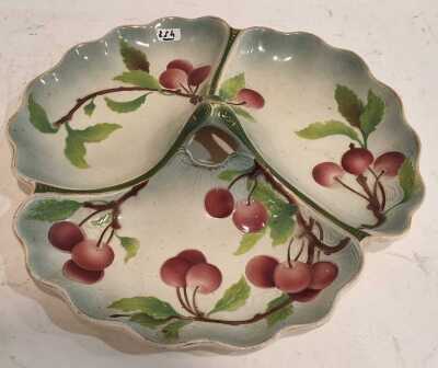 MAJOLICA PLATER