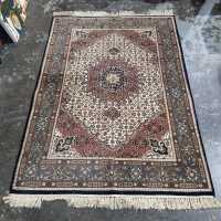 FLOOR RUG