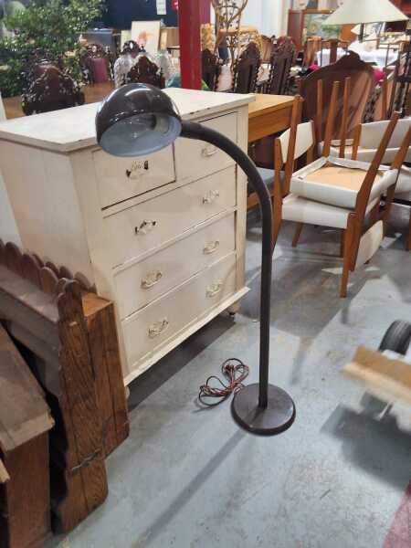 STANDARD LAMP