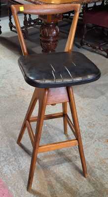 20 · BAR STOOL