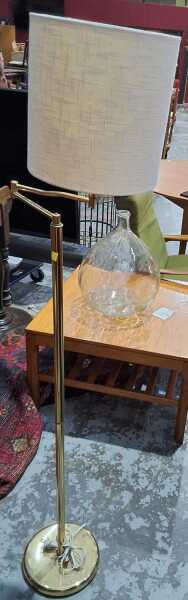 FLOOR LAMP
