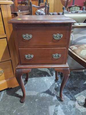 67 · BEDSIDE DRAWERS