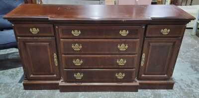 119 · SIDEBOARD