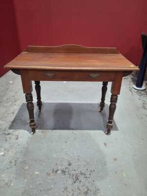 147 · HALL TABLE