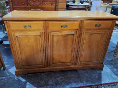 Sideboard